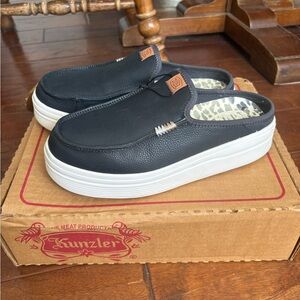 Black Austin Lift Hey Dudes